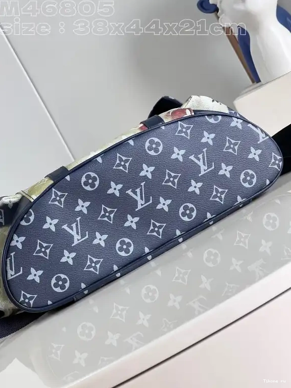Cheap MM VUITTON CHRISTOPHER LOUIS 0517